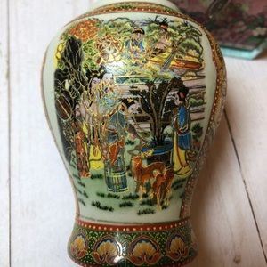 Vintage Chinese vase